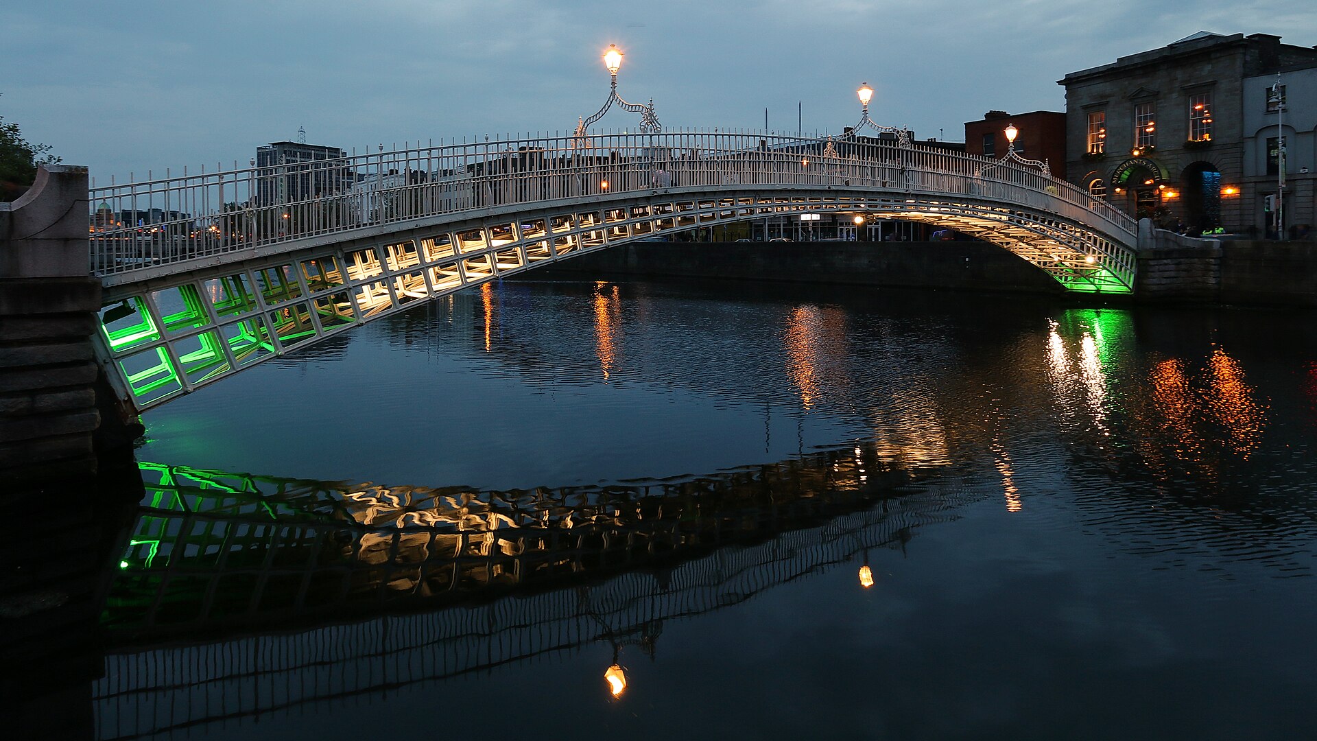 Expert witness locations — Ha'penny Bridge in Dublin, Republic of Ireland