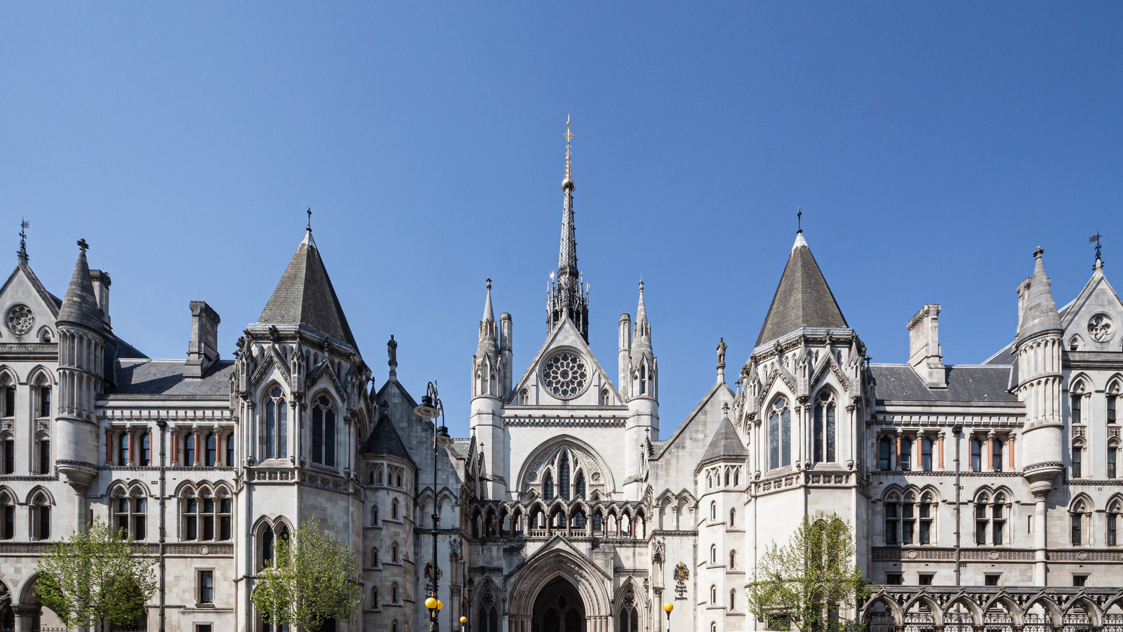 England expert witness — The Royal Courts of Justice on the Strand in London, where High Court civil claims in England and Wales are heard