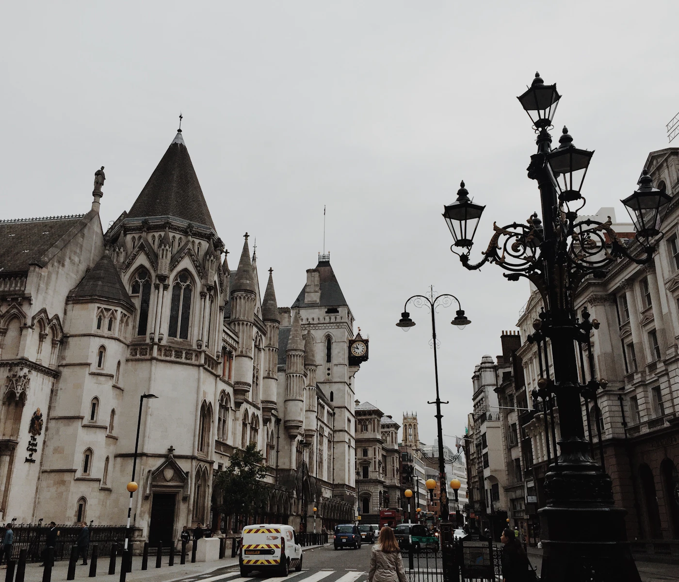 Medical expert witness by location — The Royal Courts of Justice in London