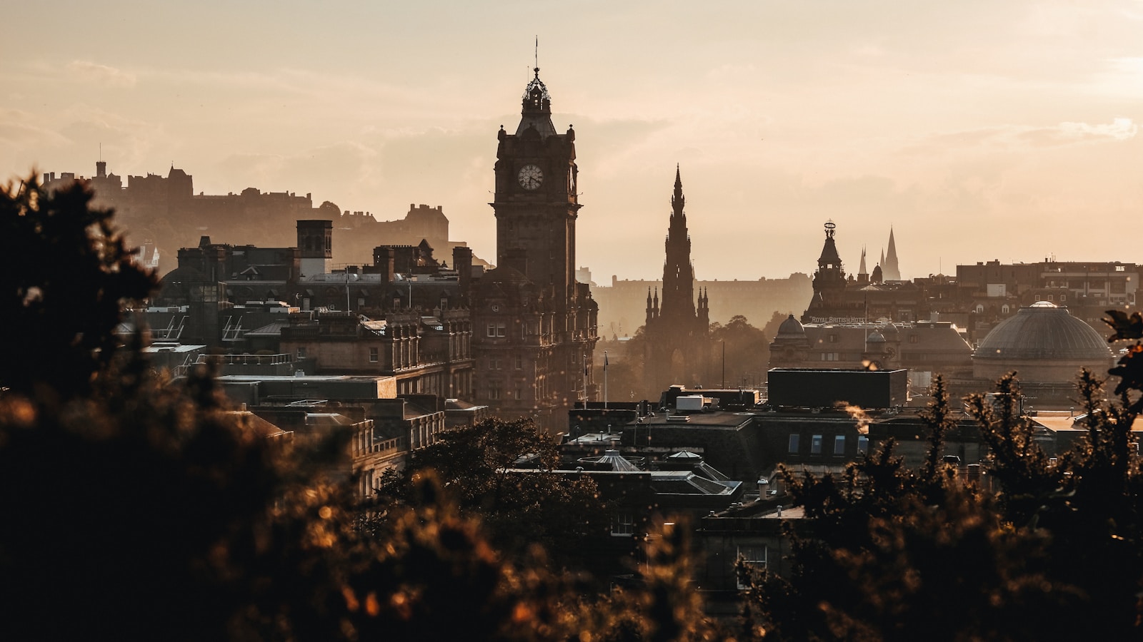 Scotland expert witness — The Edinburgh skyline, with the Scott Monument and Edinburgh Castle beyond the city centre