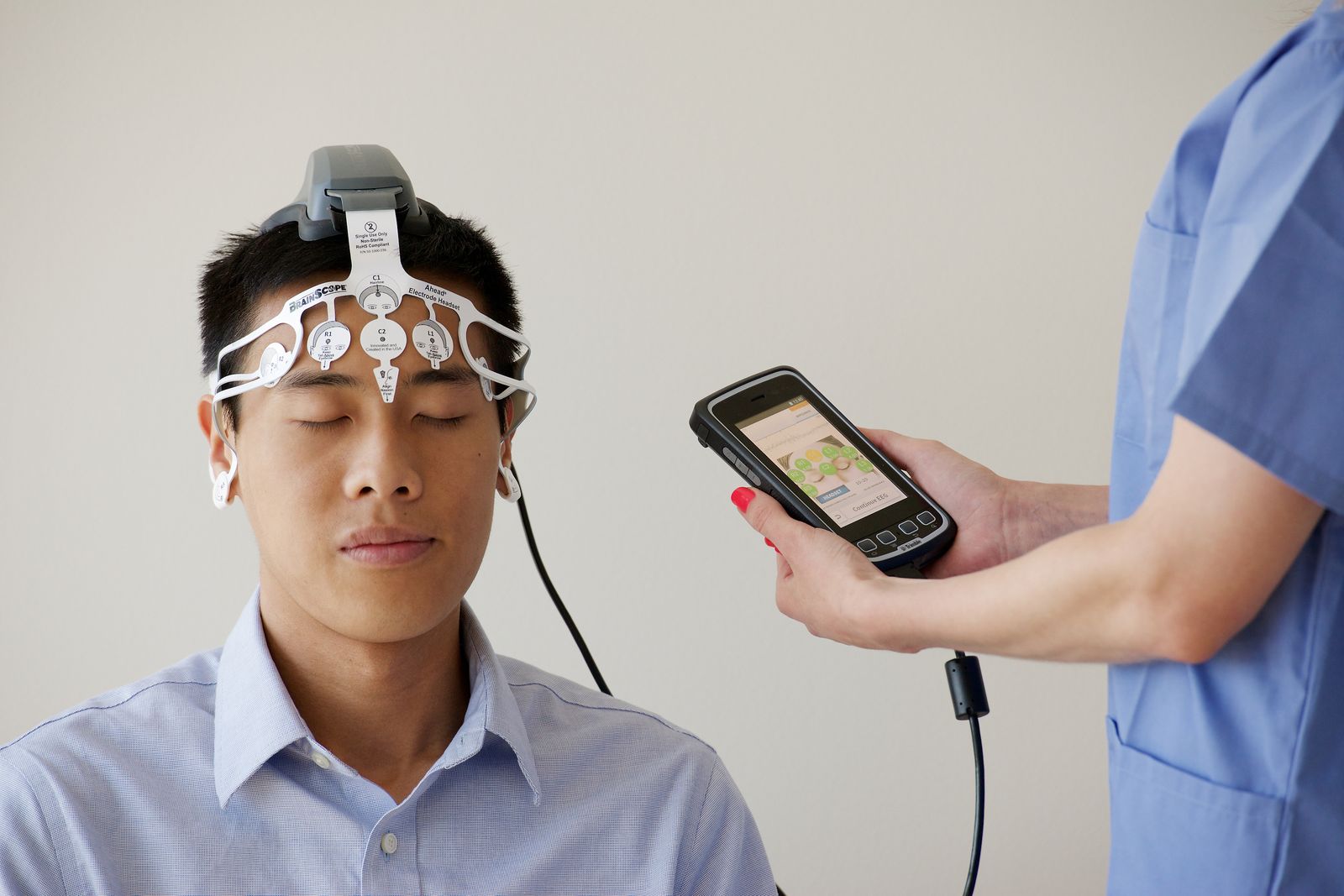 Patient undergoing an EEG recording, the investigation neurology expert witnesses interpret