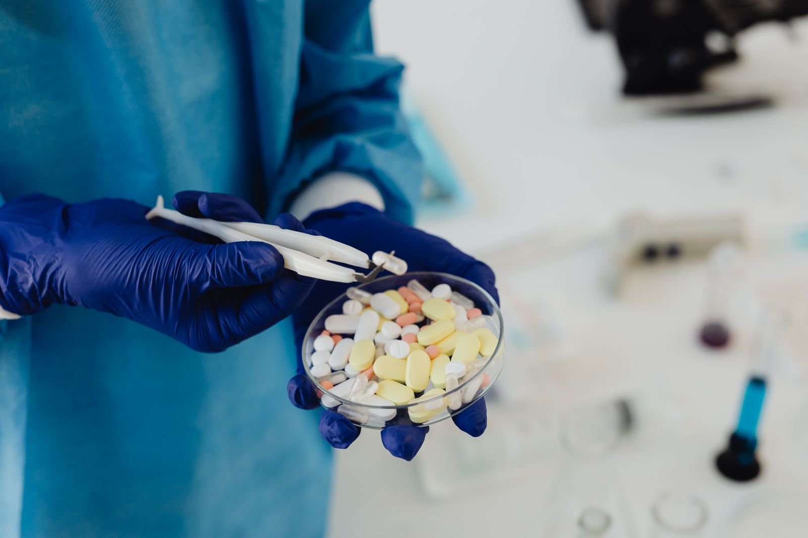 Laboratory analysis of medicines, the work pharmacology expert witnesses give evidence about