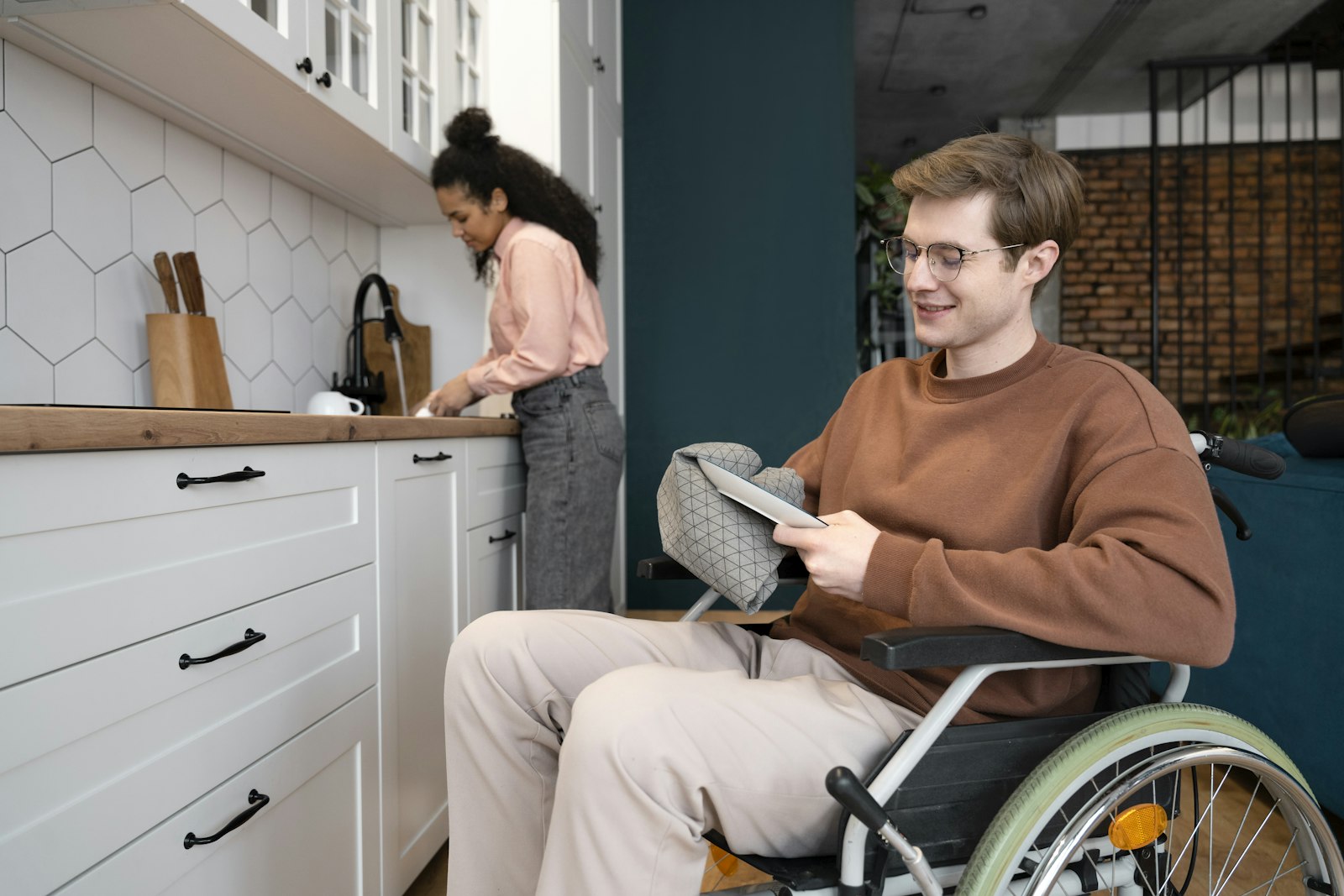 Wheelchair user managing daily activities at home, the functional evidence disability analysis expert witnesses assess